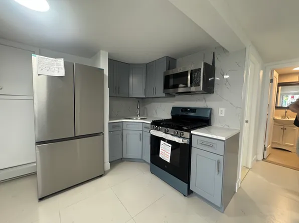 120 Kingsland Avenue image 1 of 7