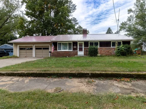 581 Lakeview Ave, Conneaut, OH 44030