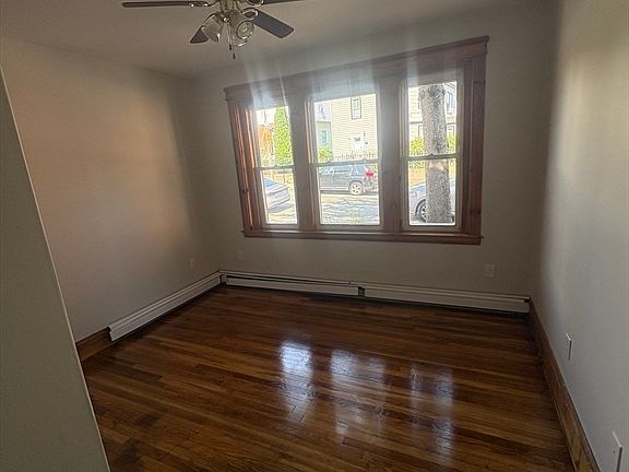2nd image of 220 Magnolia St Floor 1