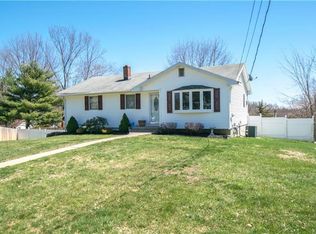 8 Renfrewshire Dr, Middletown, NY