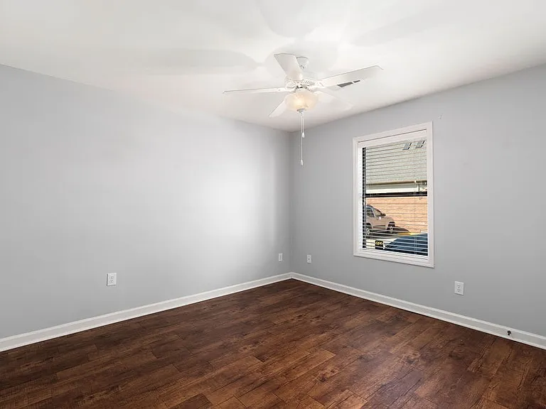 123 N Donahue Dr — Photo 15