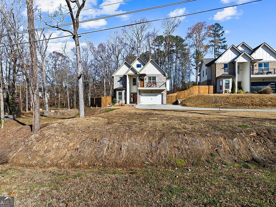 1st image of 658 Rockbridge Rd