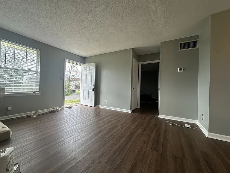 361 Dupuis Dr — Photo 5