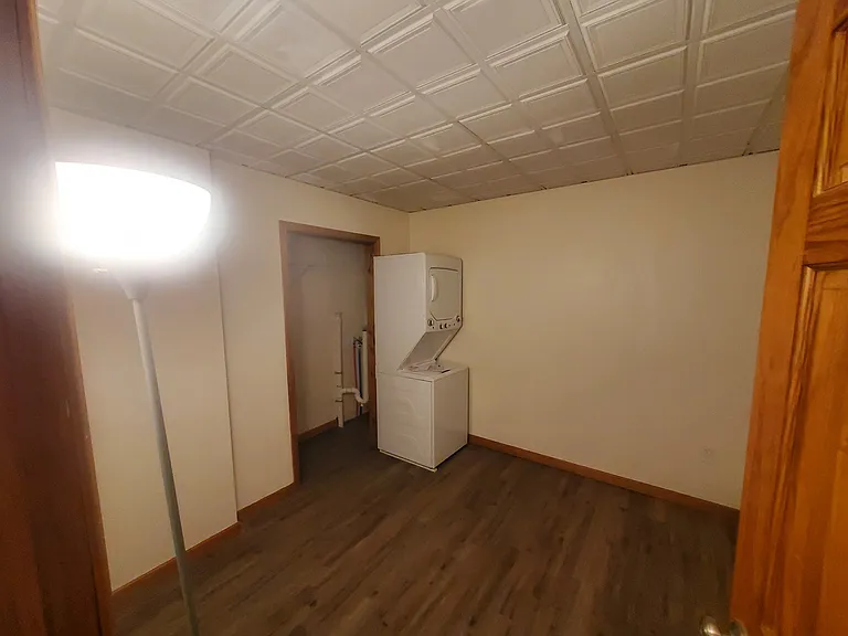 215 Desmond St #B — Photo 7