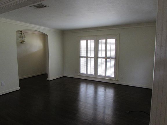 2nd image of 4864 Fairview Ct