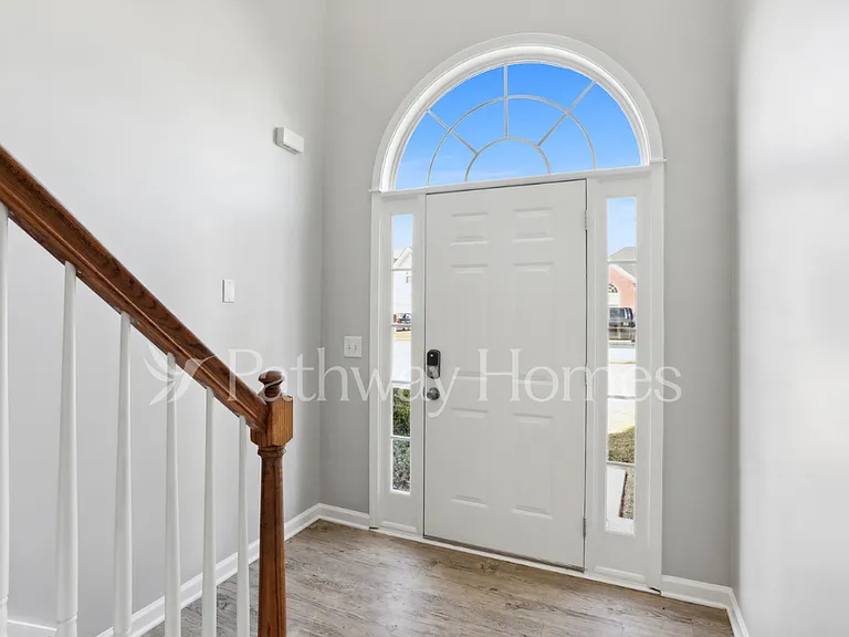 7356 Ledgestone Ln — Photo 2