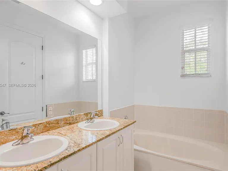 623 SW 146th Ter — Photo 19