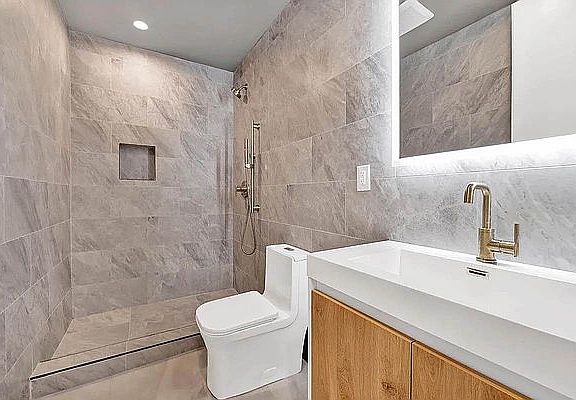 5th image of 637 Quincy St Penthouse 2