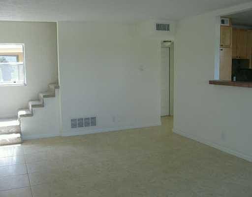 3rd image of 20 NW 7th Ave #6