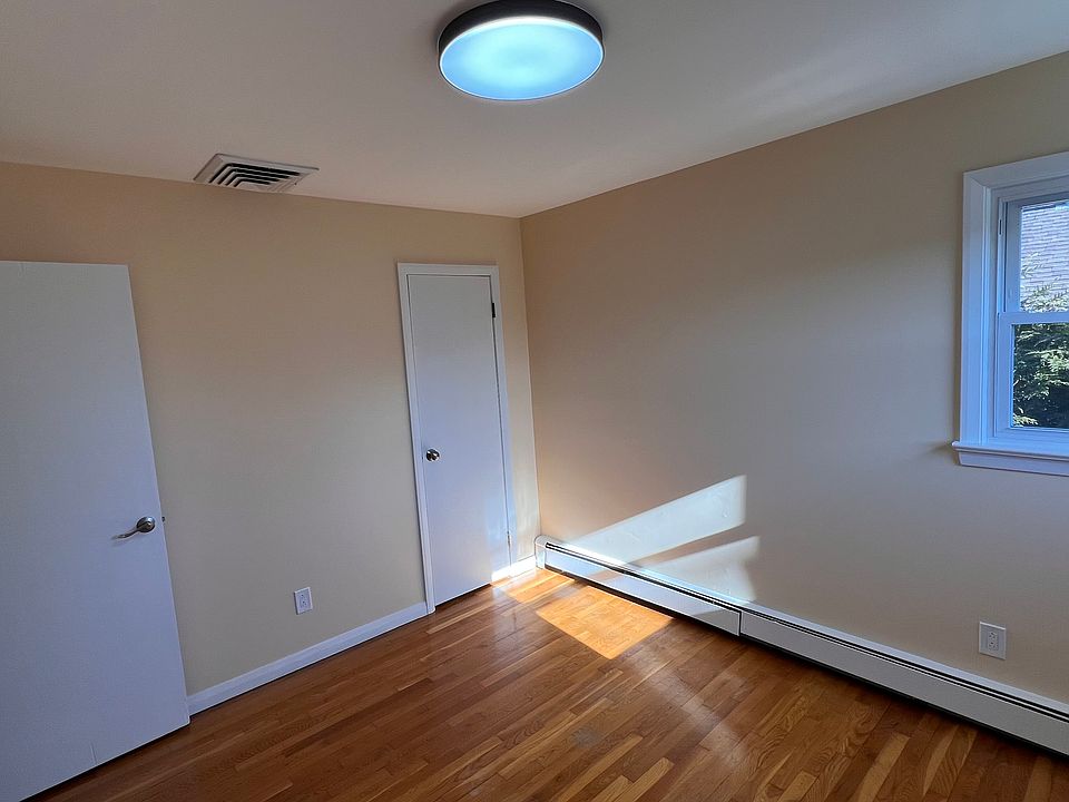 1st image of 372 Gilbert Ave #2