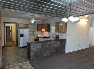31 1st St E #2, Riverside, IA 52327