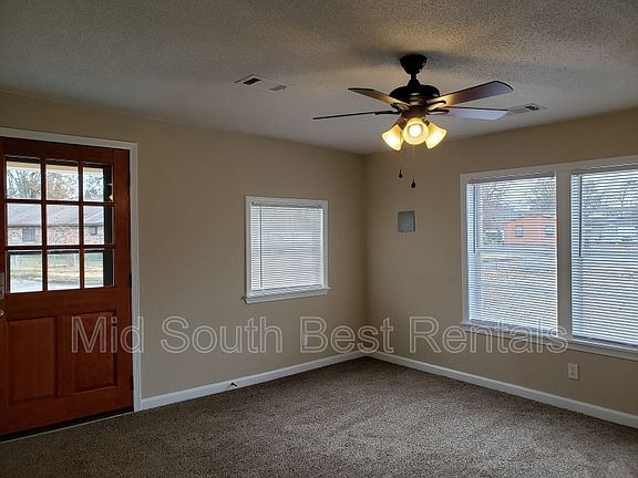 2nd image of 617 Poe St