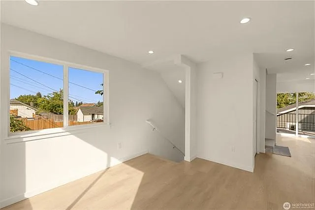 3 bed, $2,940 — Photo 3