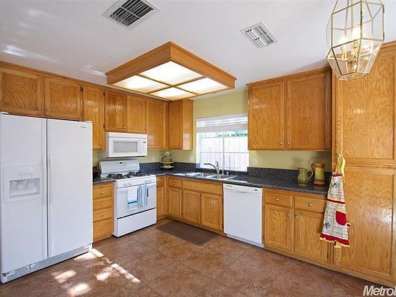 5th image of 4007 Diane Dr