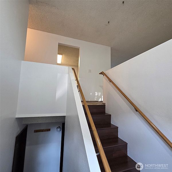 4th image of 3710 Apollo Street SE