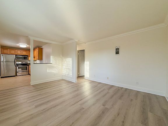 3rd image of 1371 E Washington Ave Unit 104