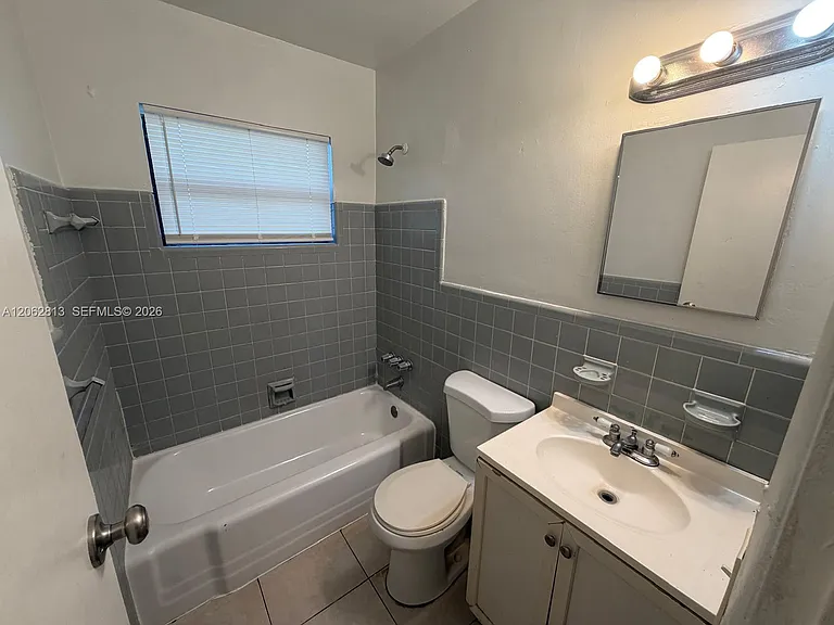 812 NW 4th Ave #2 — Photo 6