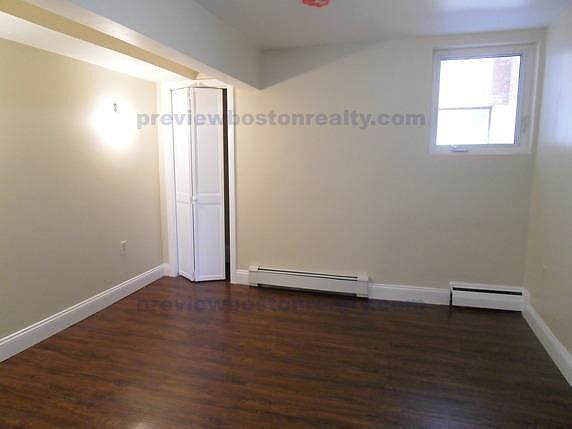 2nd image of 69 Chiswick Rd #102