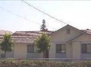 350 N Cypress St, Woodlake, CA 93286