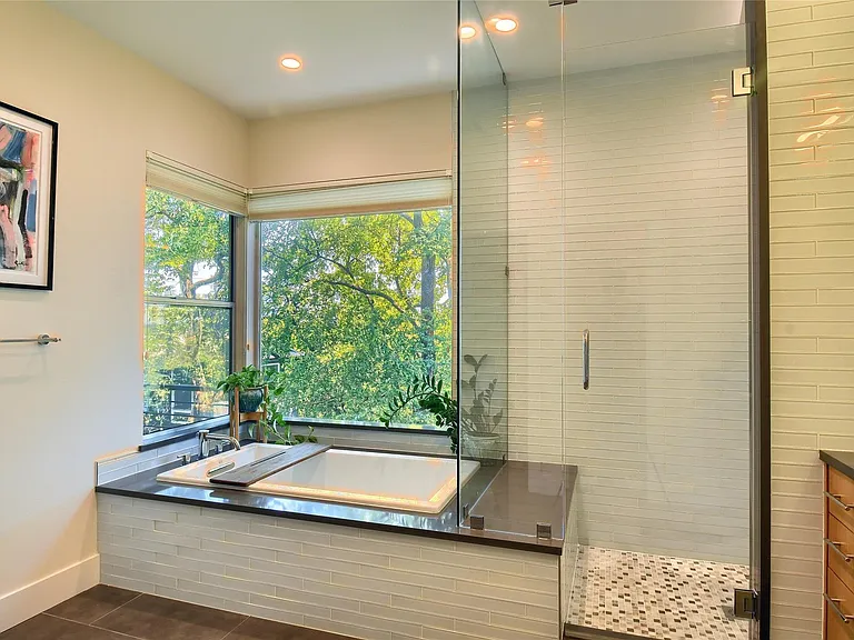 1009 E Riverside Dr #B — Photo 16