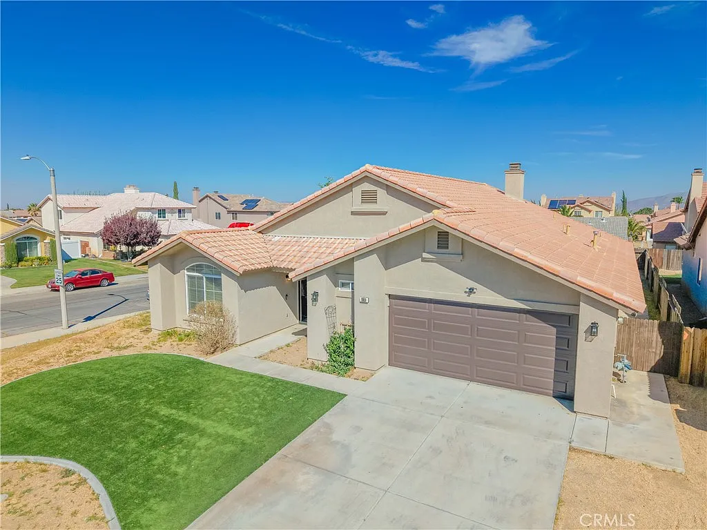Building Photo - 8959 Wedgewood Ct