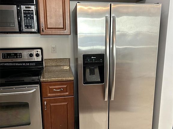 5th image of 3590 Coral Way APT 508