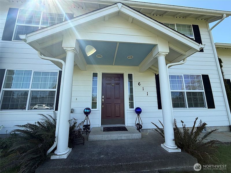 3rd image of 611 Andrews Avenue