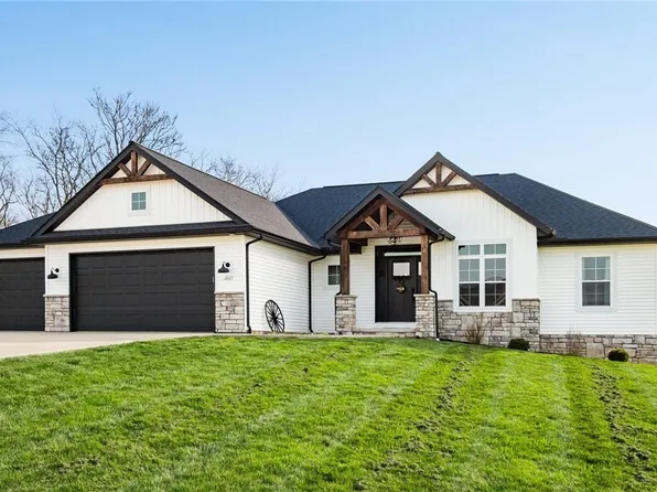 6865 Heritage Run Dr, Zanesville, OH 43701