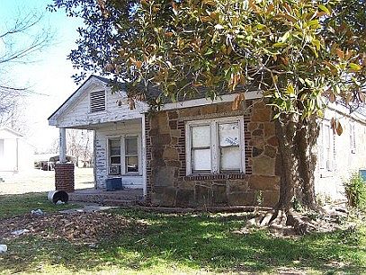 2nd image of 602 NW 6th St