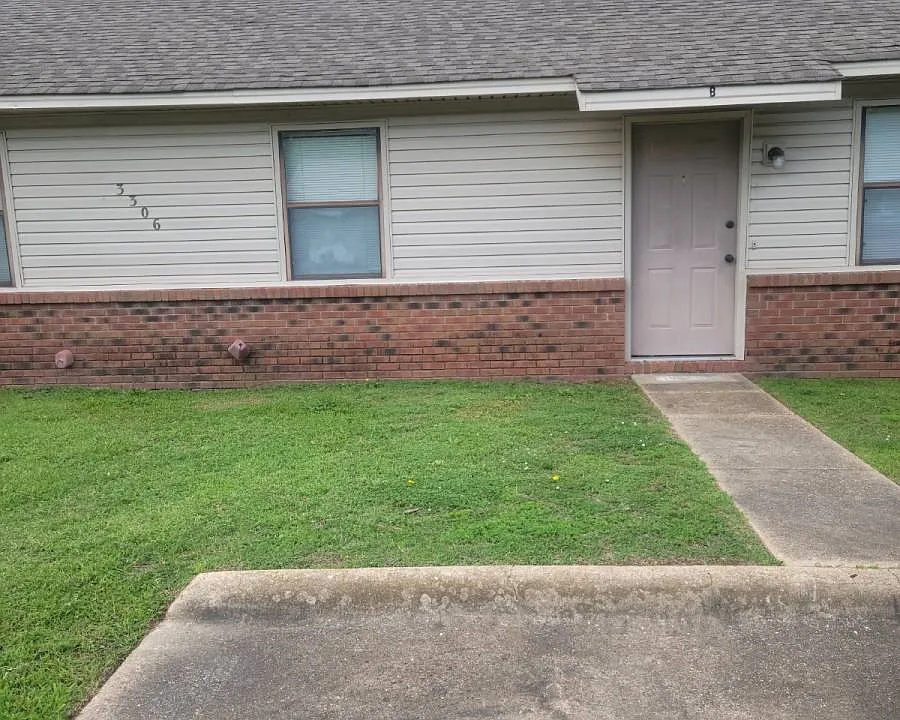 3306 Barrett Cir #B