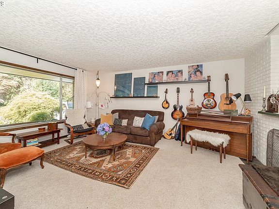 4th image of 7205 NE 74th Ave