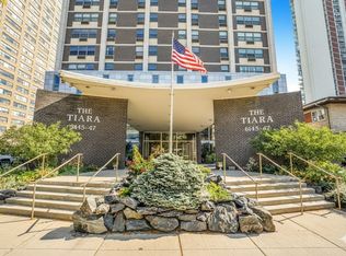 6147 N Sheridan Rd APT 7A, Chicago, IL 60660