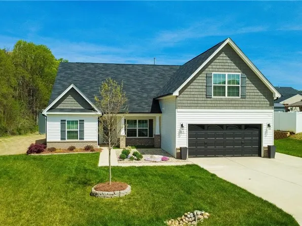 109 Silver Maple Dr, King, NC 27021