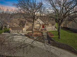 3001 Druid Hill Dr, Des Moines, IA 50315