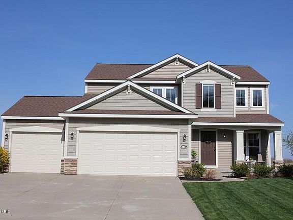3rd image of 4413 Equestrian Dr