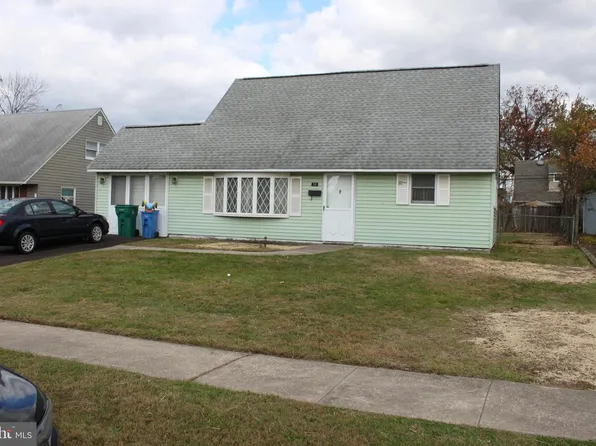 34 Misty Pine Rd, Levittown, PA 19056