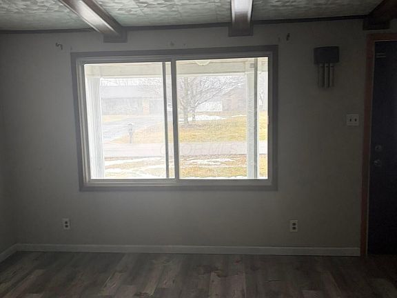 5th image of 83 Myrtle Ave