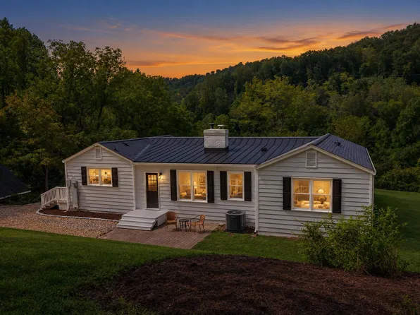 2073 Arrowhead Valley Rd, Charlottesville, VA 22903