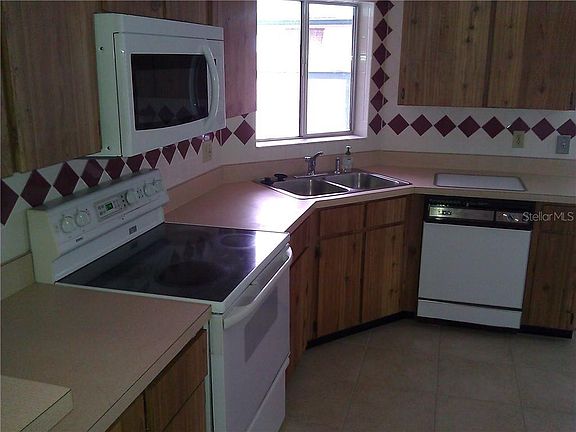 4th image of 11526 Thurston Way