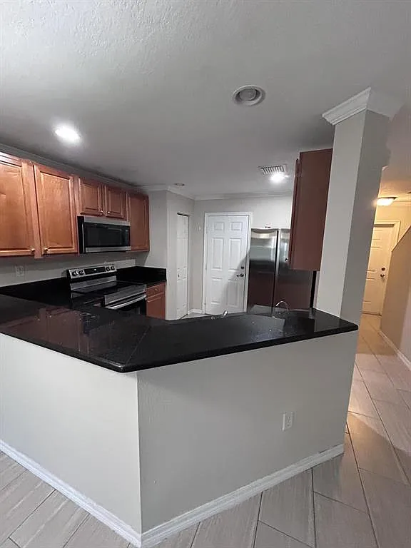2 bed, 2.5 bath, 1230 sqft, $2,600 — Photo 3