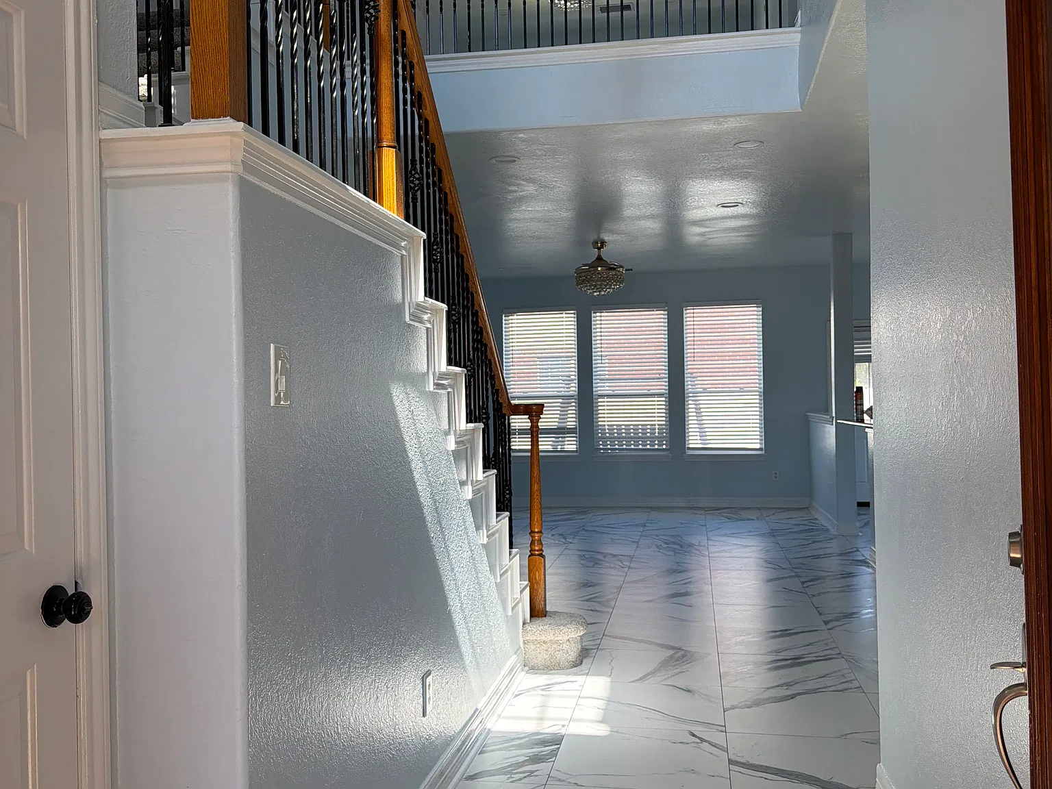 5 bed, 2500 sqft, $2,500 — Photo 3