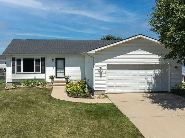 6010 Robinwood Ln, Marion, IA 52302