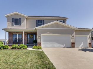 5102 Fleming Ln, Bloomington, IL 61705