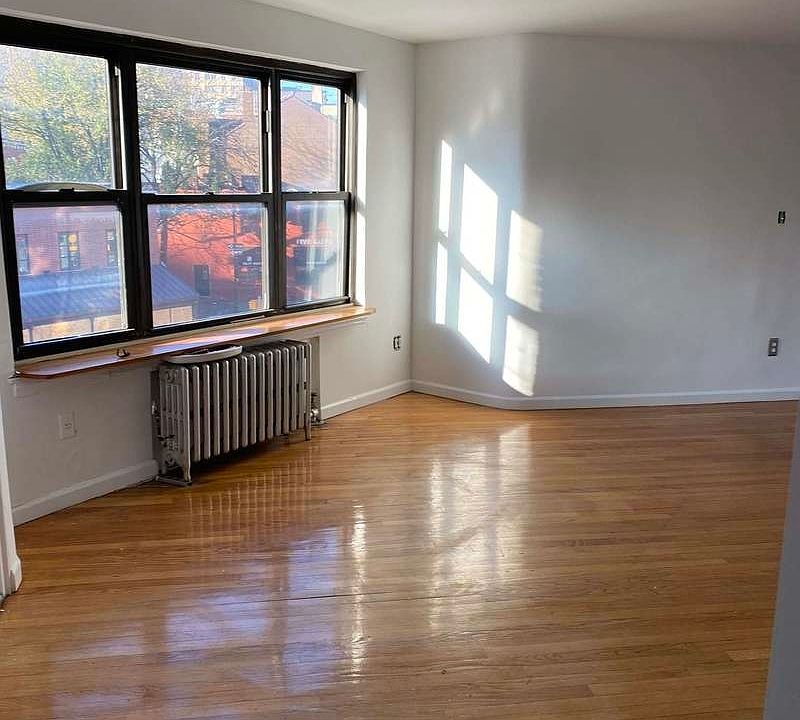 1st image of 61 7th Ave S APT G