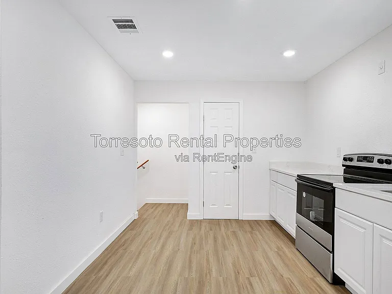 2326 Cincinnati Ave #D — Photo 6