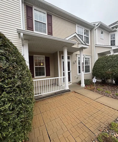 3473 Cherry Ln #B — Photo 2