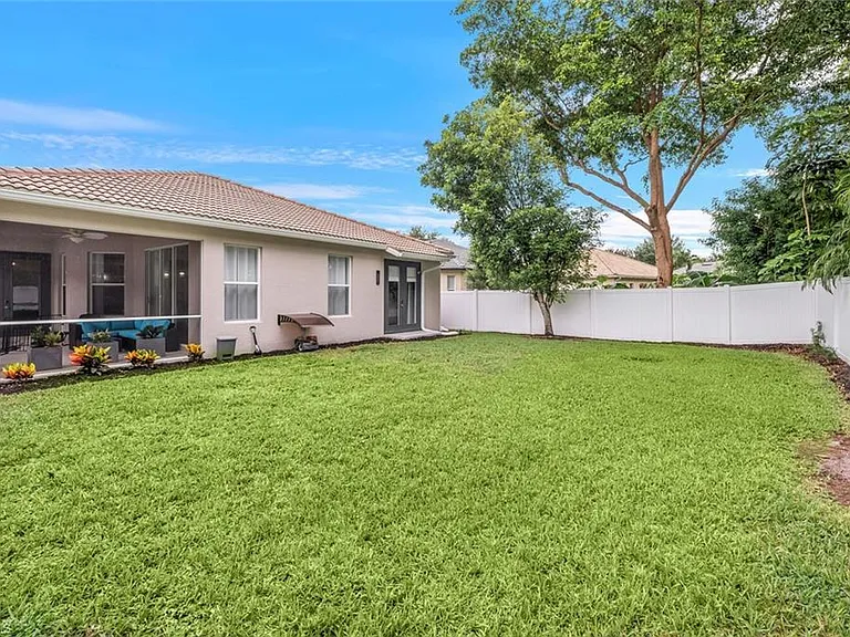 8260 Laurel Lakes Blvd — Photo 35
