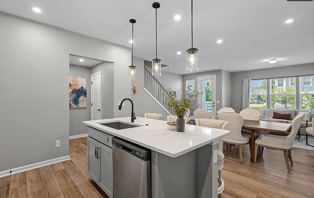 3 bed, 1799 sqft, $2,650 — Photo 3