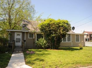 19 Beechwood Ave, Newport News, VA 23607