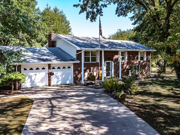 20880 Stayyard Rd, Tonganoxie, KS 66086